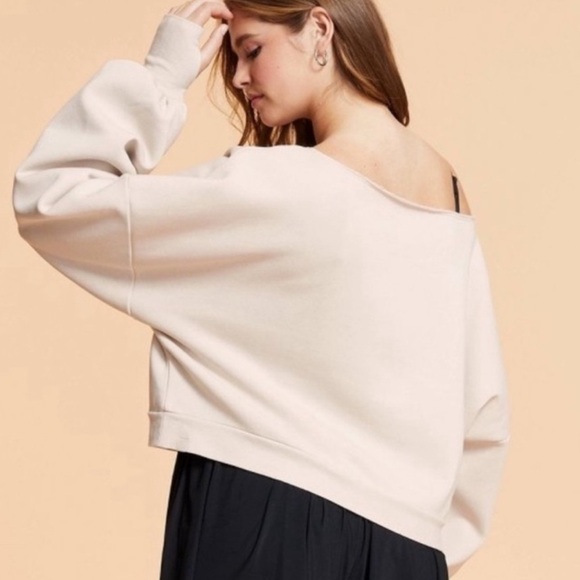 Blogilates Dance Studio Off the Shoulder Sweatshirt Light Taupe Small NEW - Picture 2 of 5